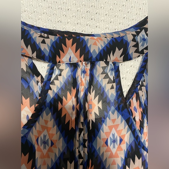 No boundaries button up sleeveless blouse tank top - Picture 8 of 9